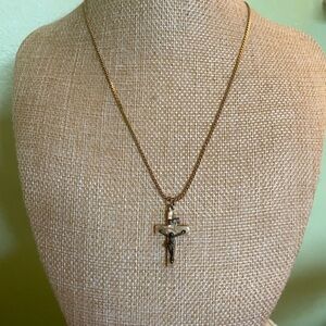 Elegant Gold Cross Pendant Necklace